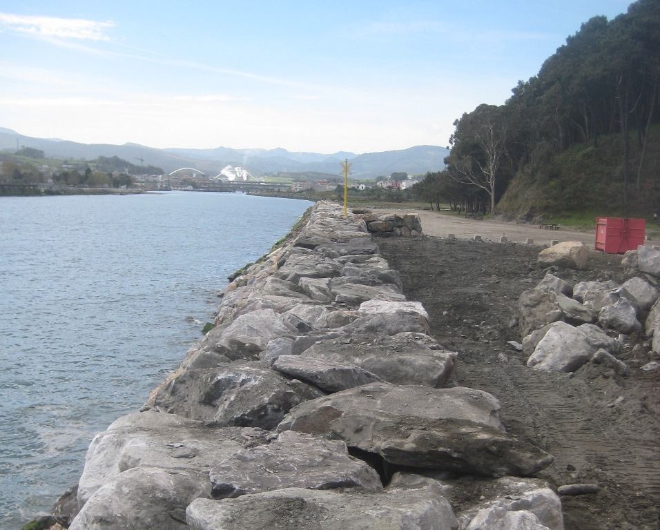 Obra de emergencia en el encauzamiento de la ría de Navia, t.m. de Coaña