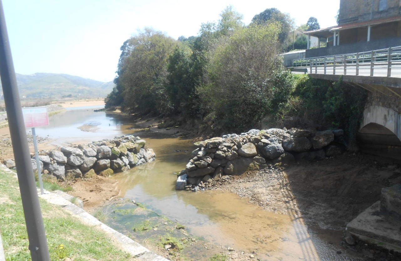 Entorno de Pobeña. Restauración cauce y escollera arroyo Valle