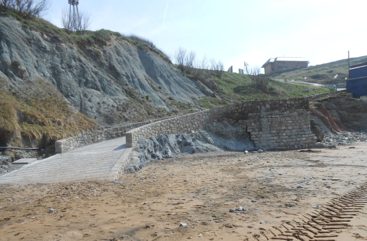 Playa de Arrietara-Atxabiribil. Zona Atxabiribil.