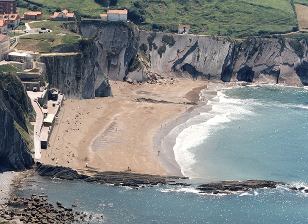 Acceso marítimo terrestre a la playa de Itzurun (años 1993-1994)