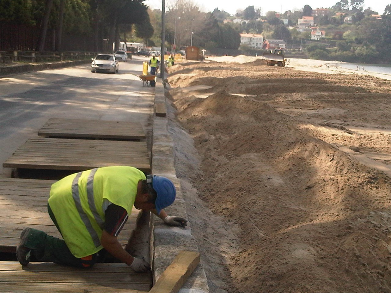 Playa de Gandario. Reparaciones en accesos a la playa.