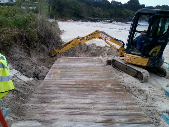 Avería en los accesos a la playa de Estorde