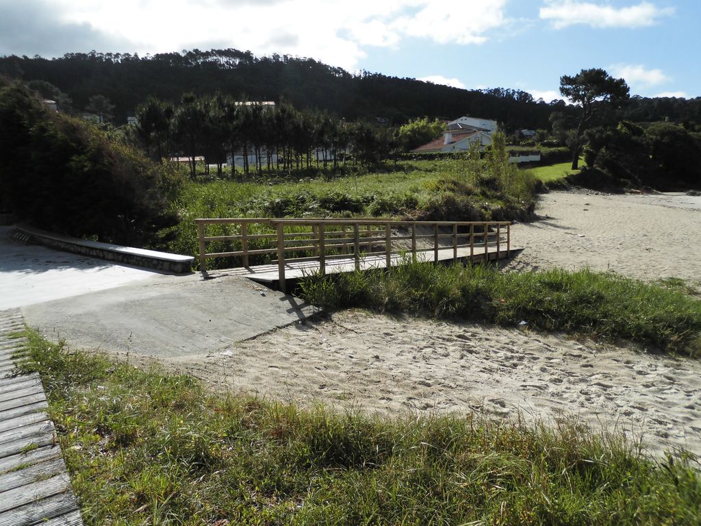 Avería en los accesos a la playa de Estorde