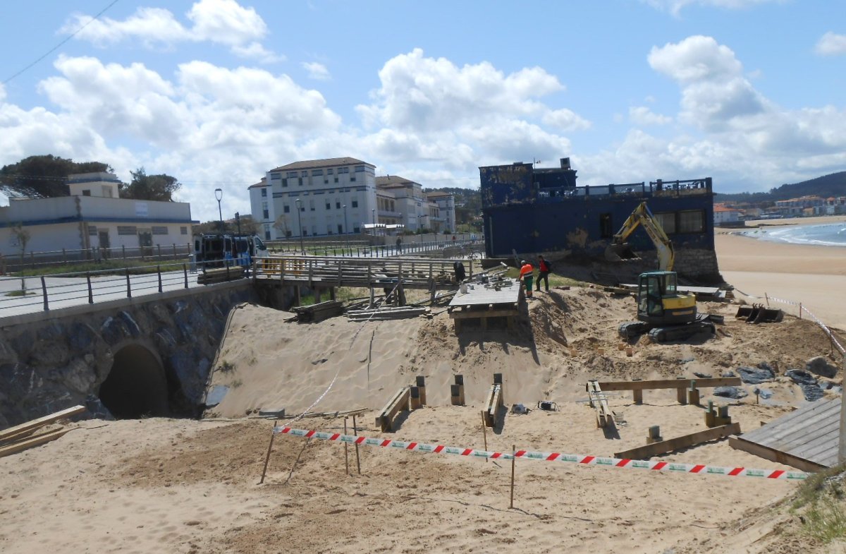 Playa y paseo de Gorliz. Reparación de accesos a playa (peatonal junto a Hondartzape)