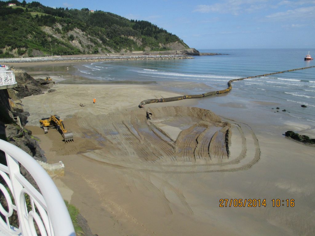 Aportación de arena a la playa de Deba-Lapari