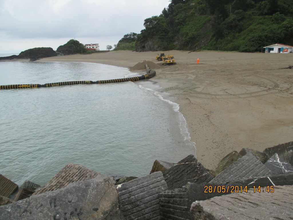 Aportación de arena a la playa de Saturrarán