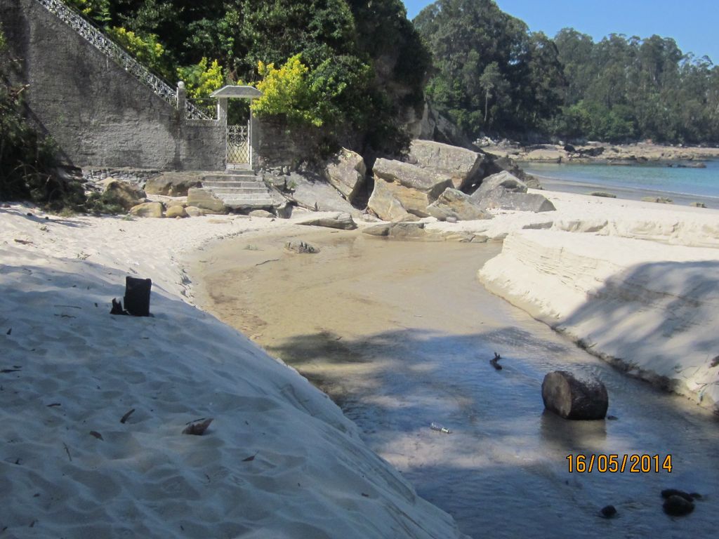 Redistribución de arena en la playa de Lapamán