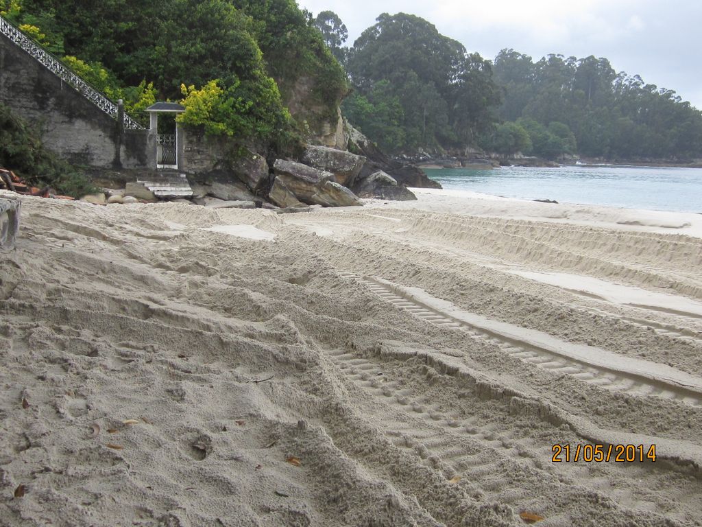 Redistribución de arena en la playa de Lapamán