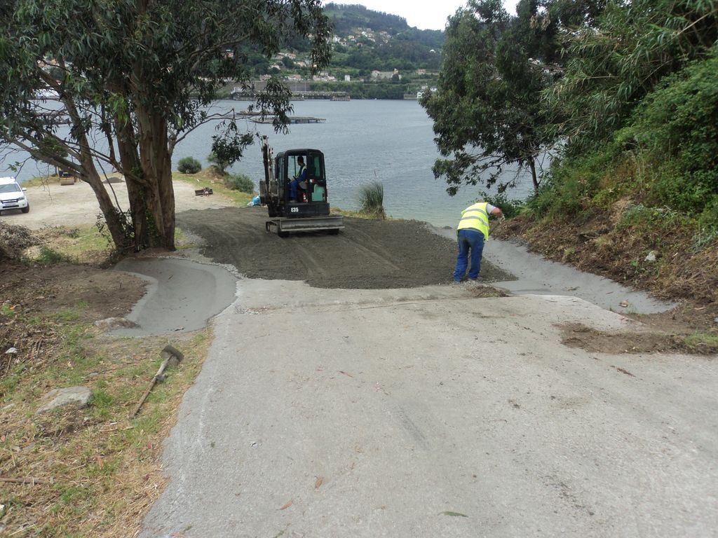 Reparación de accesos en las playas de: A Travesada, Carballal, Deilán y Paredes