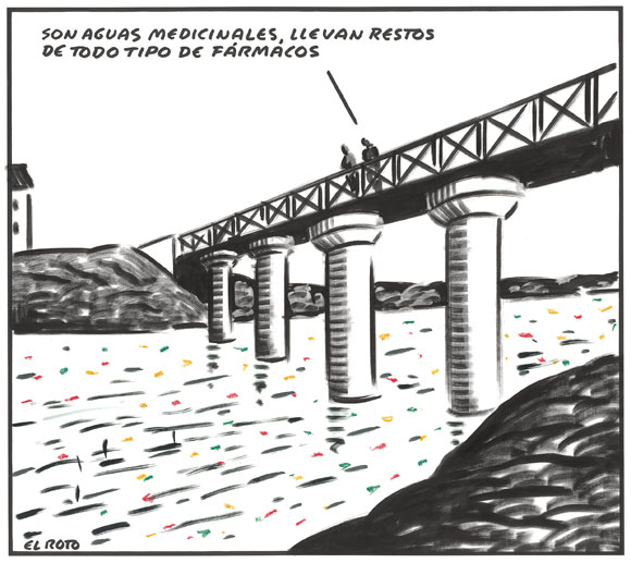 Hombres sobre un puente moderno que miran el río, uno dice: "son aguas medicinales, llevan restos de todo tipo de fármacos"
