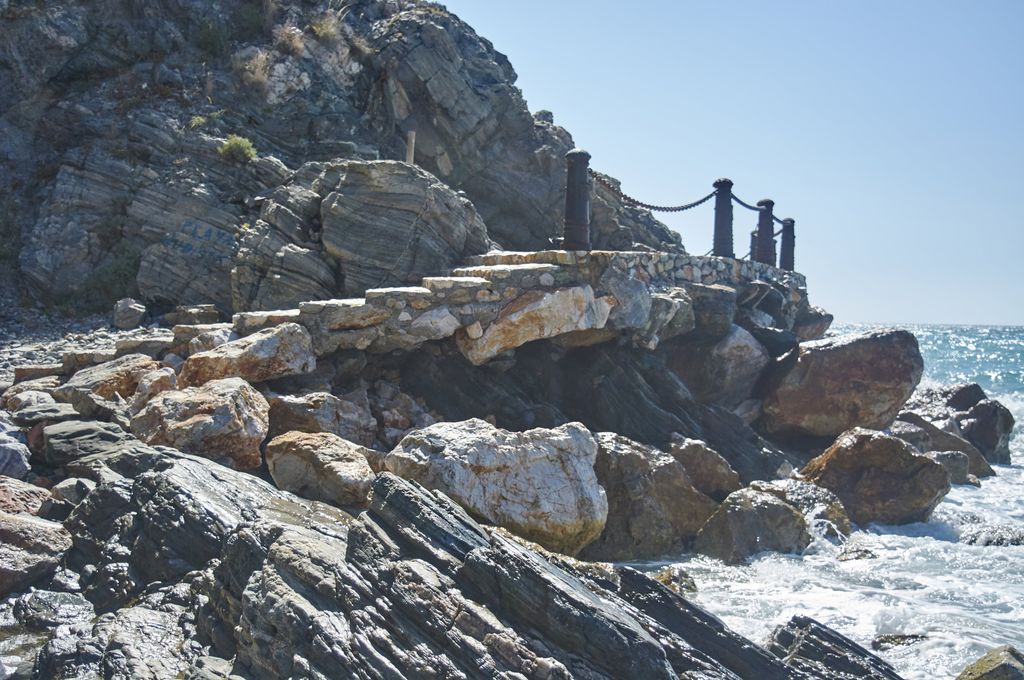Antes. ACTUACIÓN 5.- Reparación de cárcavas y descalce en el camino que comunica la playa de Cotobro con la del Muerto, en el término municipal de Almuñécar.