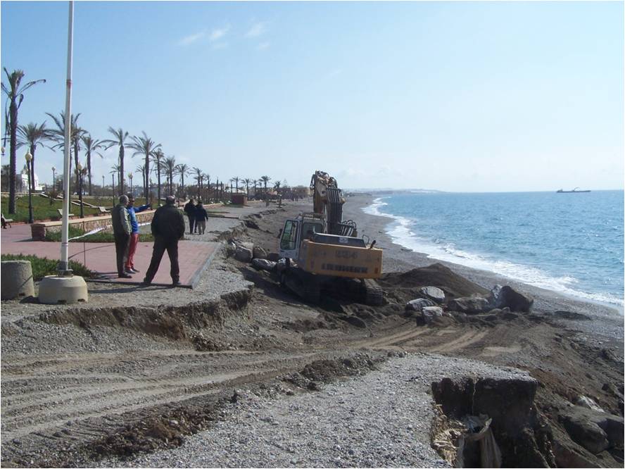 Reparación de daños producidos por el temporal del diciembre de 2014 en la costa mediterránea. Balanegra. T.M. Adra (Durante las obras)