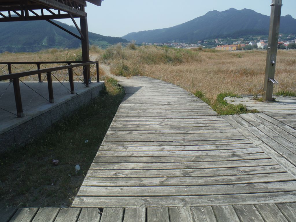 Playa de Cariño. Reparación de pasarelas de madera, colocación de empalizada  y redistribución de arena (Antes de las obras)