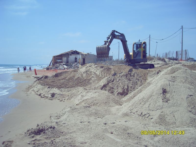 Demolición de vivienda en Guardamar (Durante de las obras)