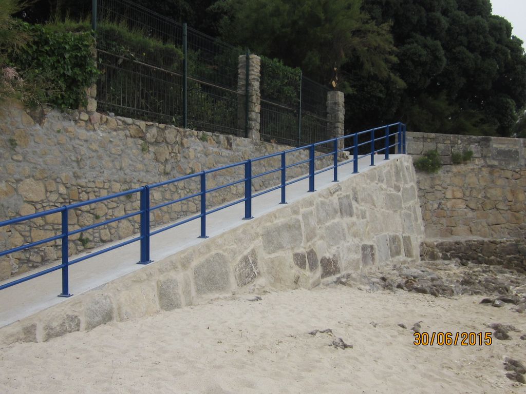 Rehabilitación de escaleras de acceso a las playas de Toralla y demolición de caseta (T.M. de Vigo). Después de las obras