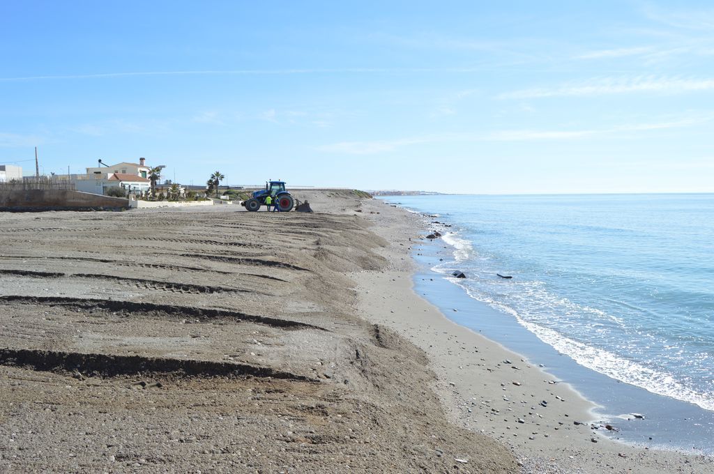 Playa de Las Cuevecillas-Balerma (Durante las obras)