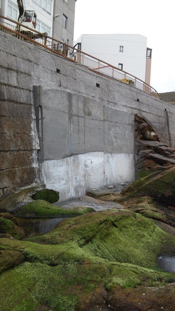 Reparación muro paseo en Malpica (Después de las obras)